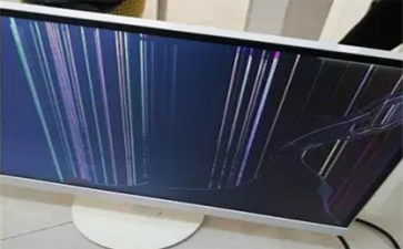 運輸過程屏幕全部爆，中通快遞說：誰叫你選擇我們的快遞？